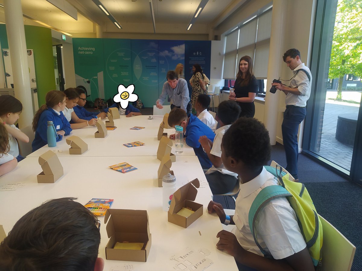 Miss_KStuart's tweet photo. We've enjoyed making solar powered buses and now we're exploring the workshops! @theapcuk @TemplarsPrimary https://t.co/MXZKWyHaYY