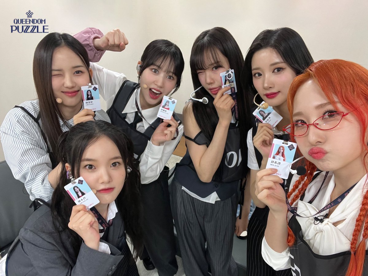 MnetKR's tweet photo. [#퀸덤퍼즐] 4회 〈Re-mix 배틀〉 단체 Selfie📸 #1

이 조합 보내기 아쉬워..💦
그래서 준비한 'Re-mix 배틀' 단체 selfie 선물💐

걸그룹 최상의 조합을 완성하라! Mnet 〈퀸덤퍼즐〉 
매주 화요일 밤 10시 본방송
Every Tuesday 10PM (KST) 

#퀸덤퍼즐 #QUEENDOMPUZZLE #퀸덤 #Mnet #엠넷 https://t.co/B2uMFYKV1E