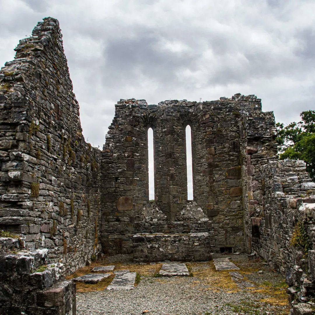 A bit of a gloomy day here in Killarney but still lots to explore on the historic Innisfallen Island! 

Book your tour at visitinnisfallen.com