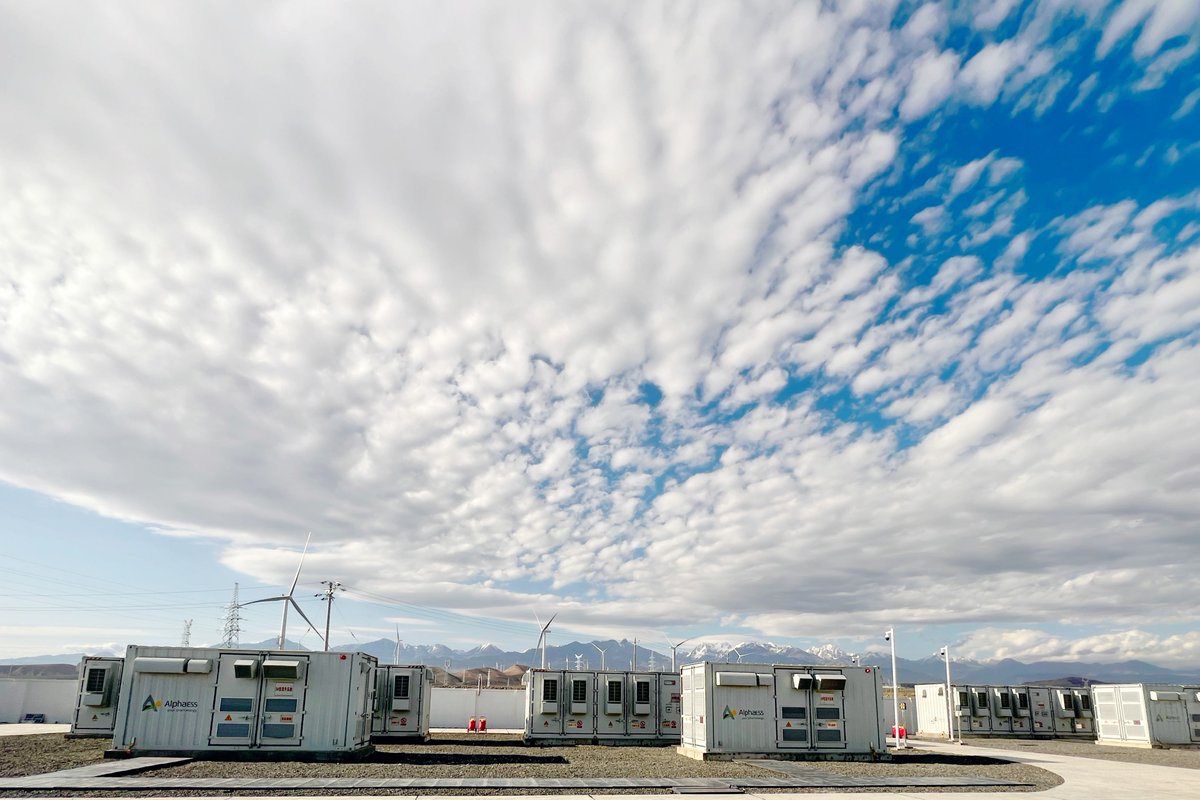 AlphaESS's tweet photo. #AlphaESS has powered up a 10MW/20MWh #EnergyStorageSystem in Xinjiang, China. Paired with a 100MW #WindFarm, the system can discharge over 6,000MWh of electricity per year. It plays a vital role in taming erratic nature of #WindPower and adeptly managing grid load fluctuations. https://t.co/NhxNpME84r