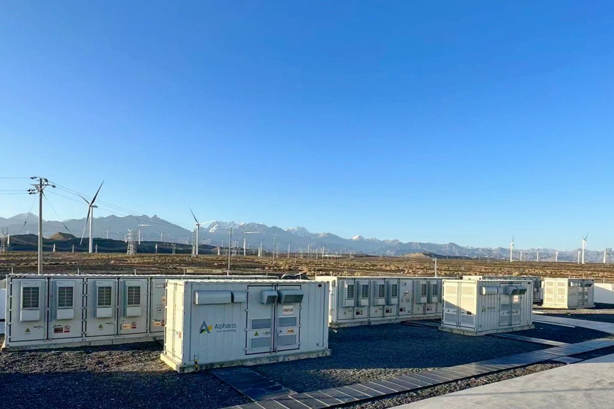 AlphaESS's tweet photo. #AlphaESS has powered up a 10MW/20MWh #EnergyStorageSystem in Xinjiang, China. Paired with a 100MW #WindFarm, the system can discharge over 6,000MWh of electricity per year. It plays a vital role in taming erratic nature of #WindPower and adeptly managing grid load fluctuations. https://t.co/NhxNpME84r