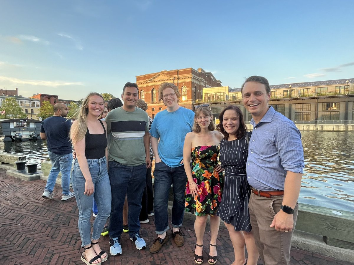 Welcome to our new PCCM, CCM, IP and Sleep fellows at @UMMC to Charm City! We are so excited for you and can’t wait to show you more of B’more! @ngshah1 @ksrobinett @ummcIPdoc @kwhomd @UMInternalMed @UMDCritCareMed @kamho827 @DrBradyDO @vanholdenmd