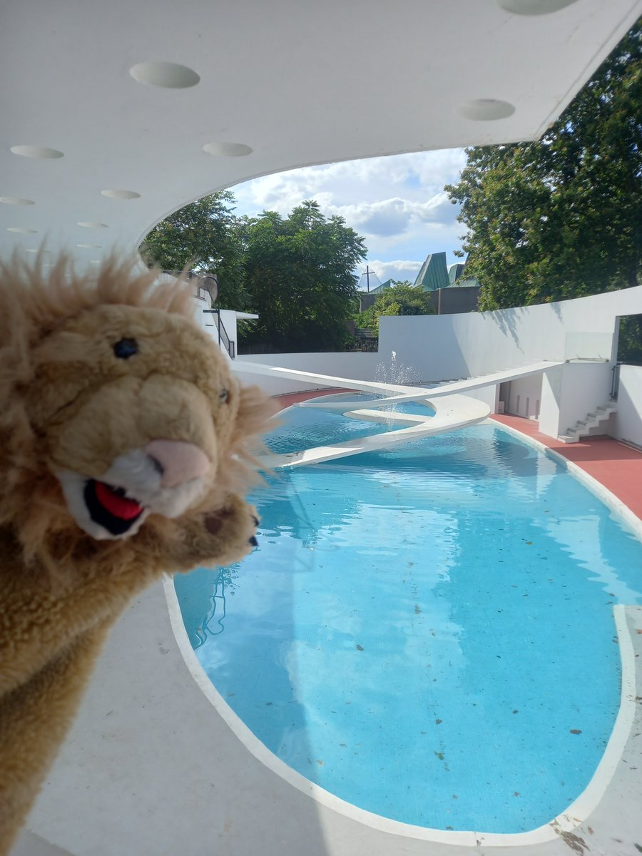 RIBALearning's tweet photo. George the lion loved the trip to the zoo with all his new friends @FamiliesMuseums ! He snuck off to see some of the other listed structures at the zoo afterwards. https://t.co/2O9kV8Um3U