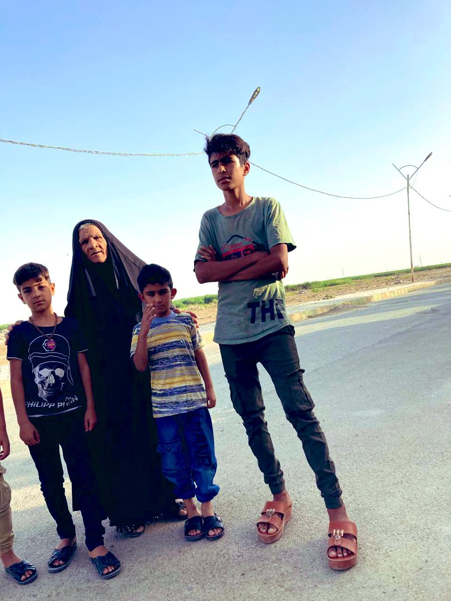 Realneo101's tweet photo. مادر #عباس_دریس  :"این بچه‌ها مادر ندارن و عباس همه چیزشو از دست داده و حتی خونه نداره. من دستو پایی برای بزرگ کردن این بچه‌ها ندارم . عباس بی گناهه الکی اعدامش نکنید." 

صداش باشیم تا دیر نشده

#مهسا_امینی https://t.co/T8lqmtJLDz