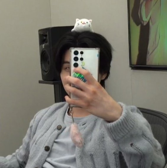 O613file's tweet photo. WE GOT THE SELCA 😭🤍 https://t.co/qeovDfZ38o