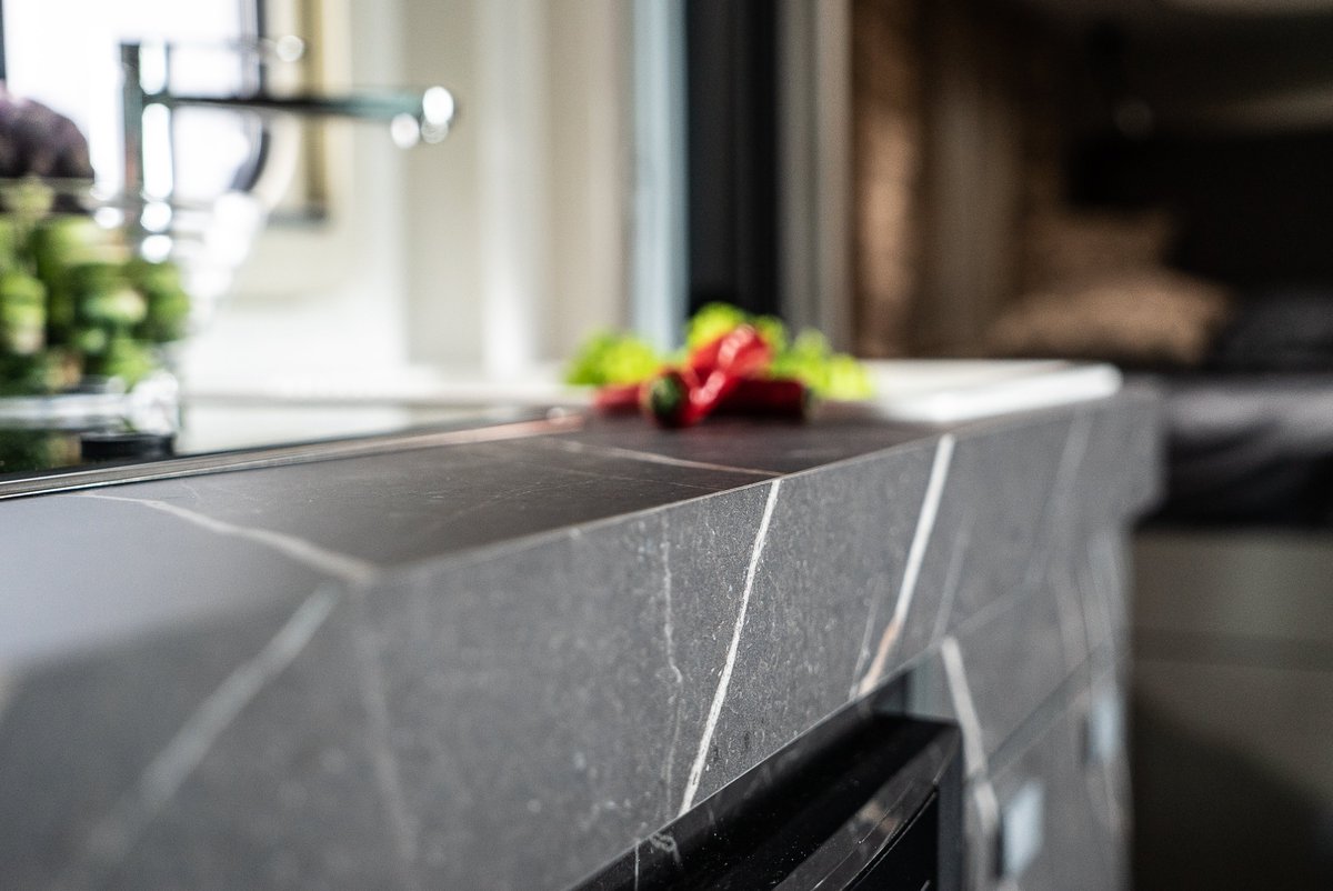 Wingamm1's tweet image. Oasi 610M: kitchen block.

Contemporary design for the kitchen block with Durable HPL laminate top with capacious glass-fibre sink cover/countertop. 

#wingamm #staywingamm #wingammcampers #oasi610 #oasi610m #madeinitaly #rvlife #travel