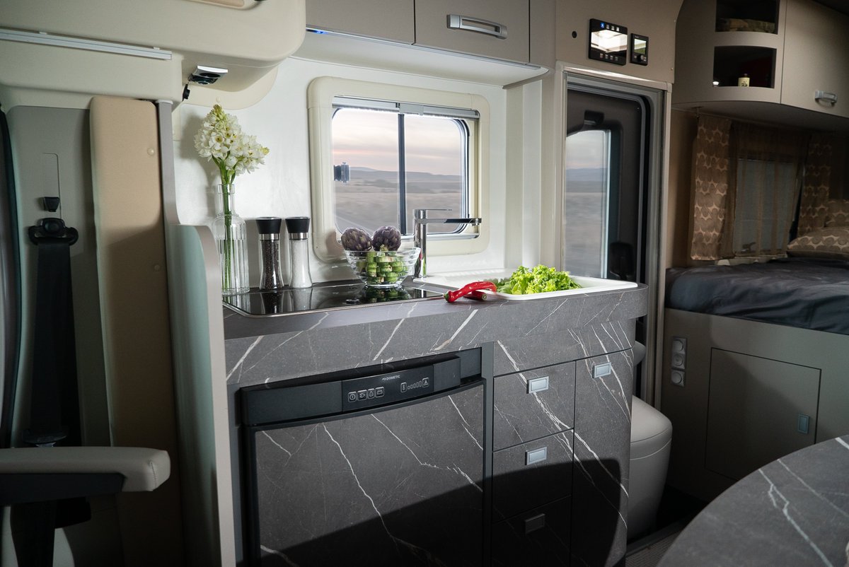 Wingamm1's tweet image. Oasi 610M: kitchen block.

Contemporary design for the kitchen block with Durable HPL laminate top with capacious glass-fibre sink cover/countertop. 

#wingamm #staywingamm #wingammcampers #oasi610 #oasi610m #madeinitaly #rvlife #travel