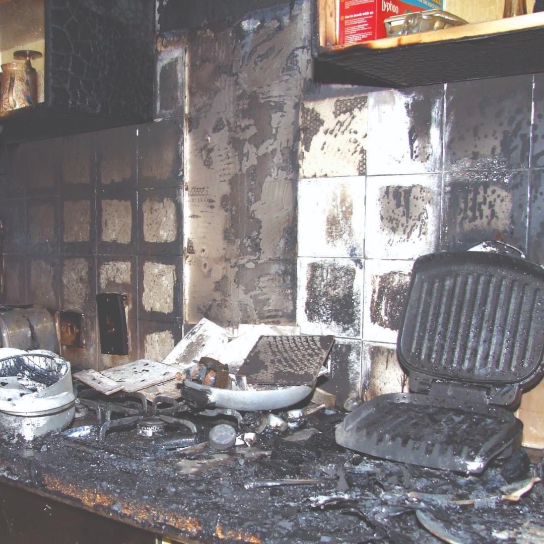 There are many ways for fires to start in the home; however, more than half of accidental fires start in the kitchen.

We have lots of helpful information and advice on our website to help you reduce your fire risk in the home.  dwfire.org.uk/safety/safety-… 

#CookingSafety #HomeSafe