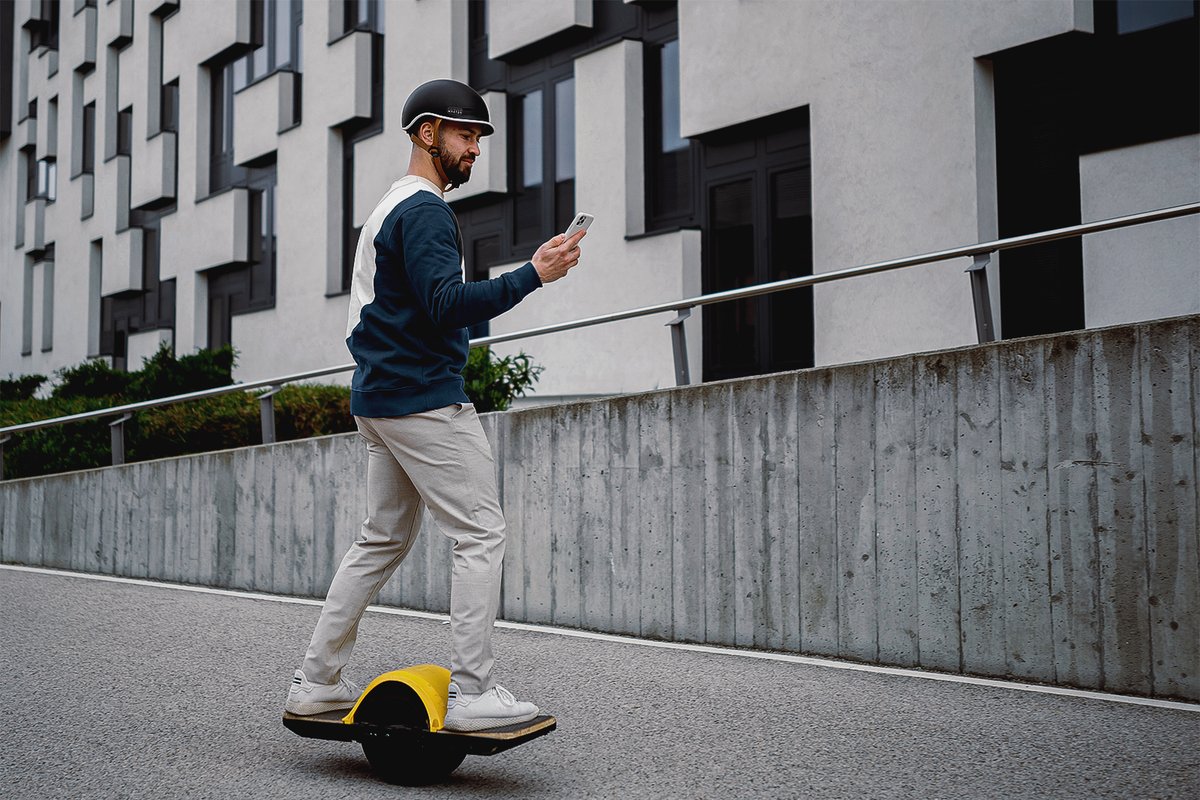 🚲🛹Ride in confidence and make a statement on the streets!
😎Shop NOW: outdoormaster.com/products/safet…
.
#OutdoorMaster #DoWhatYouBelieve #skateboardlife #skateboardisfun #skating #scooter #scooterlife #inlineskates #inlineskating #inlineskate #bikehelmet  #roadbike #roadbikegirl