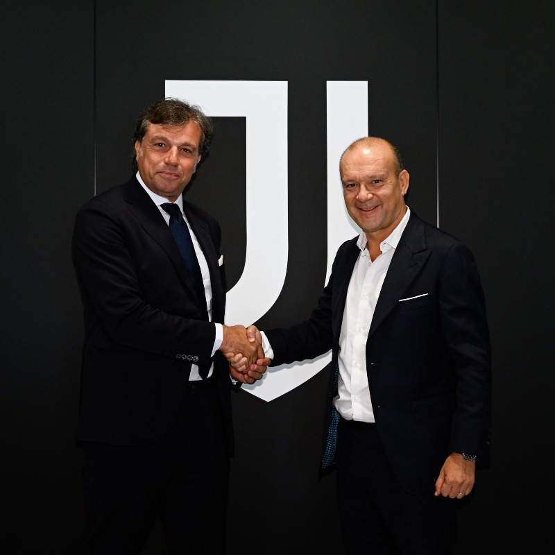 juventusfc's tweet photo. Cristiano Giuntoli è con noi!

Giuntoli è il nostro nuovo Football Director. Benvenuto!
