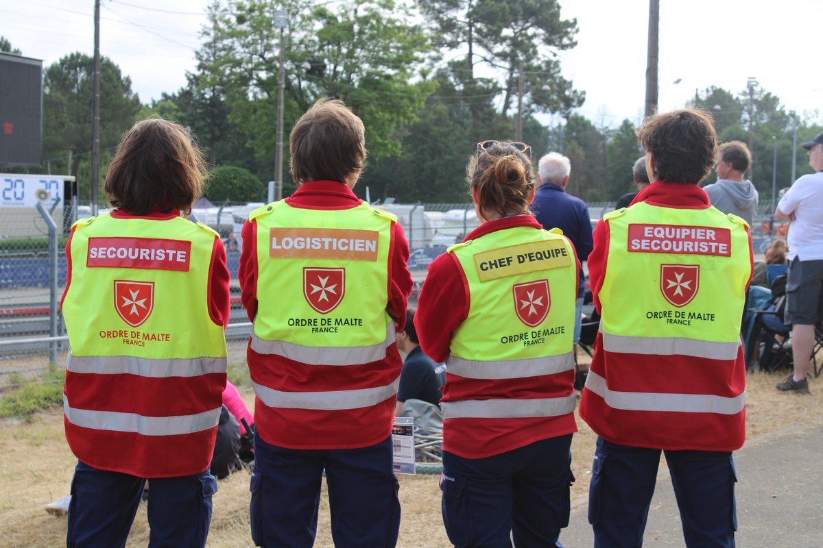 OrdredeMalteFR's tweet photo. #secourisme
🦺🚑Pour le centenaire des @24hoursoflemans, nos équipes de secouristes, de logisticiens ont été mobilisées pour assurer un poste de secours.

👏 Bravo à toutes les équipes pour leur mobilisation !
#secouristes #logisticiens #24hDuMans #LeMansCentenary https://t.co/mzX89Kk0zm
