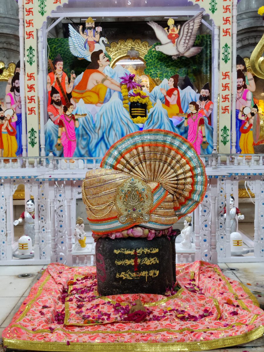 SbpTemple's tweet photo. *श्री बाबूलनाथ मंदिर*
*आषाढ वद मास घी पूजा*
*दि : ०७/०७/२०२३*
*आज का श्रृंगार  ( ०२री घी पूजा )*
*|| श्री राम-लक्ष्मण का रामेश्वर पूजन ||* https://t.co/kO2QAVTodk