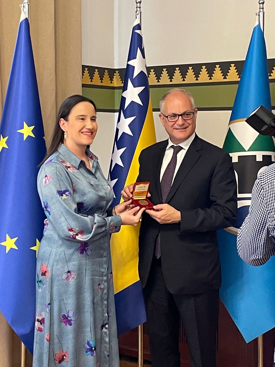 Italy in Bosnia and Herzegovina tweet media
