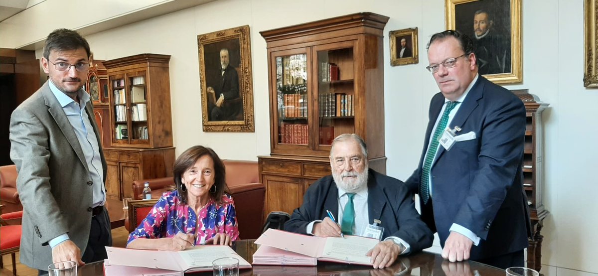 🎨✍️La Asociación de Escritores y Artistas Españoles <a href="/AsocEAE/">AEAE</a> dona su archivo a la #BNE tras la firma del acuerdo de donación entre @BNE_directora  y el presidente de la AEAE, Juan Van-Halen Acedo. En #NOTICIASBNE 👉 bne.es/es/noticias/as…