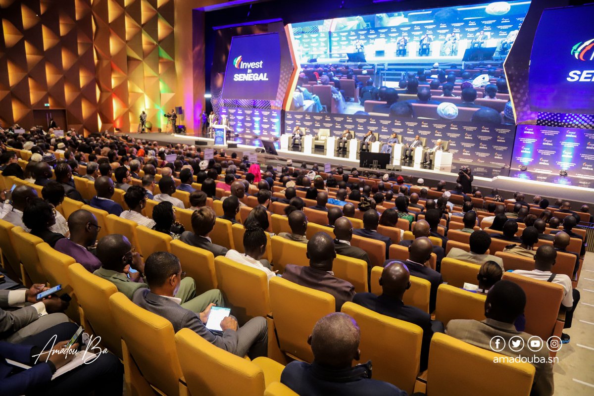 amadou_ba_'s tweet photo. Lancement du Forum Invest In Senegal pour la promotion des investissements internationaux en faveur de nos entrepreneurs. J'ai été aux côtés de Son Excellence le Président @Macky_Sall  pour la Cérémonie d'ouverture.
#kebetu #Senegal #InvestInSenegal https://t.co/EfJWoP9Wga