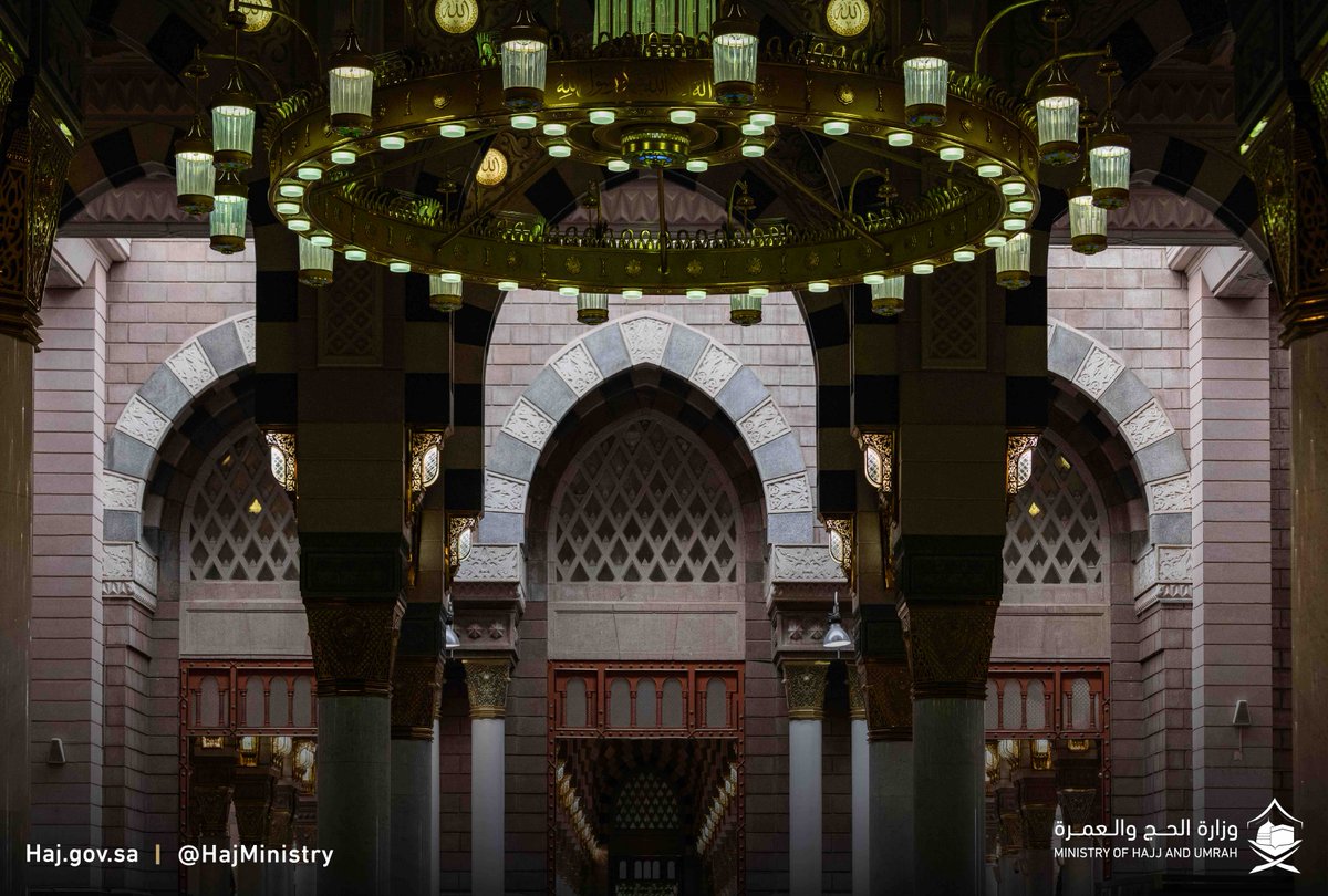 HajMinistry's tweet photo. “هذي المدينةُ قد تألّق فوقها *
تاجٌ .. يُرصَّعُ بالهُدى ترصيعًا”

#مكة_والمدينة_في_انتظاركم_بشوق https://t.co/zfNag4uu2P