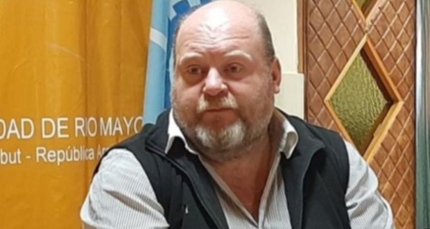 MartinBusi's tweet photo. URGENTE. Falleció está madrugada el intendente de Río Mayo Alejandro Avendaño. Estaba internado hace varias semanas en Comodoro Rivadavia. Ahora en @fmElChubut901 el intendente interino Gustavo Loyaute. https://t.co/PclAGgWrih