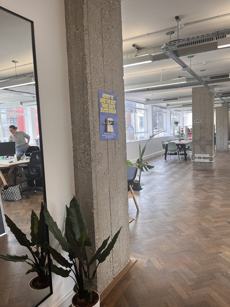 jess__saunders's tweet photo. Mission @sca2_0 Portfolio Day Invitations: ✅. Thanks for letting us reverse-raid your fridge, @Pangolin_PR. See you on 11th and 19th! 👩‍🎓🥳 https://t.co/HoURCmOV0b