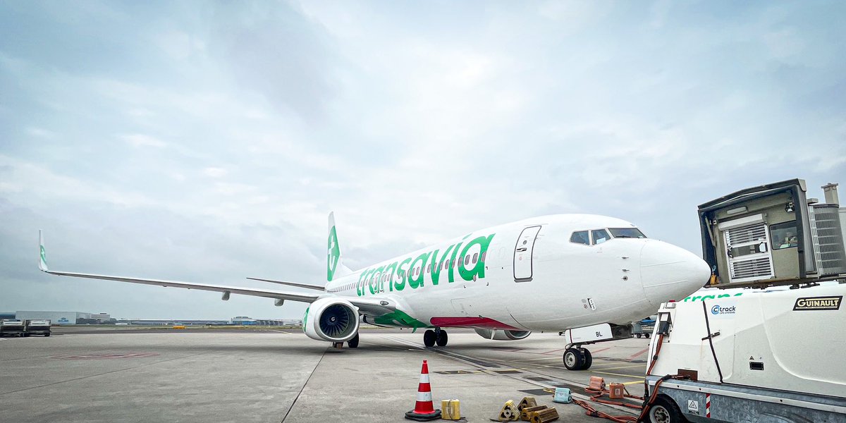 Currently sick at home🤒 but can’t wait to be back at the airport with these magnificent machines🥰 and ofc my favourite airline <a href="/transavia/">transavia</a> ✈️💚