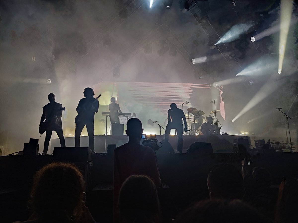 MariaMimitos97's tweet photo. @DaniFdez en @weekendbeachfes ✨ https://t.co/oXcpyfSThs