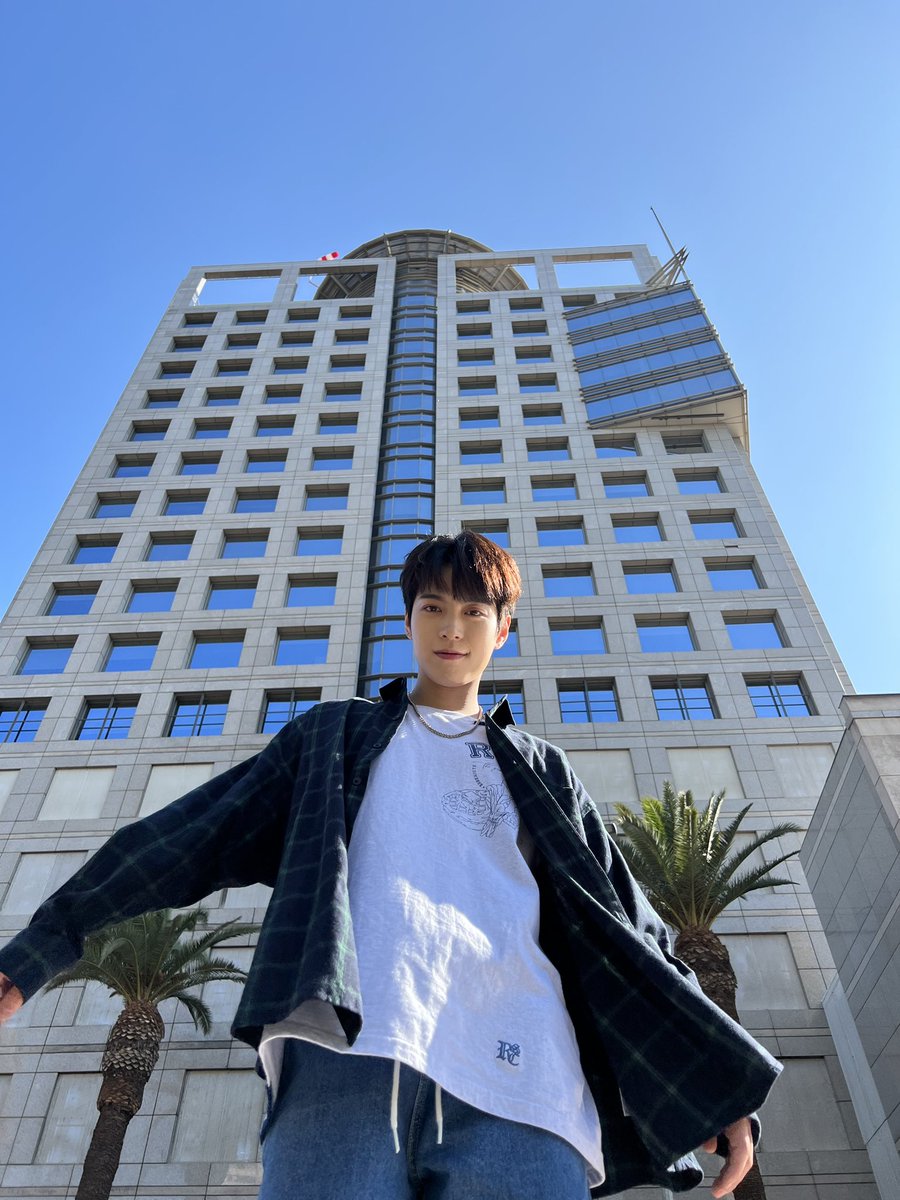 OmegaX_members's tweet photo. [#OX]

💚🍀💚오늘 하루도 수고했쎠

#OMEGA_X #오메가엑스
#휘찬 #HWICHAN https://t.co/wKqxIIRZM7