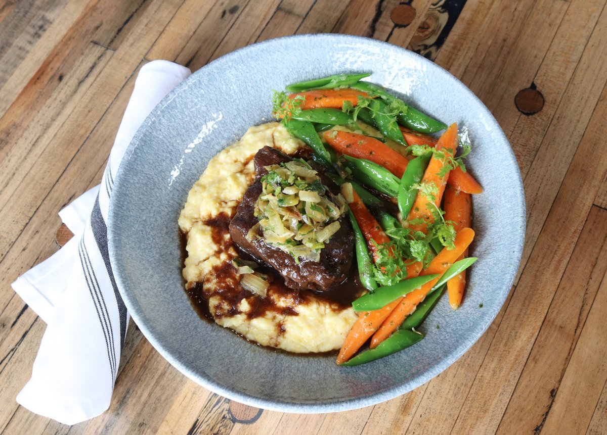 thedoublebull's tweet photo. The Braised Short Rib entree! Enjoy this savory dish with white cheddar and yellow chile polenta, parsley and chive butter, charred onion salsa verde, baby carrots, and snap peas! #braisedshortrib #meatandveggies #thedoublebull #peabodyma https://t.co/R6fVVurnfp