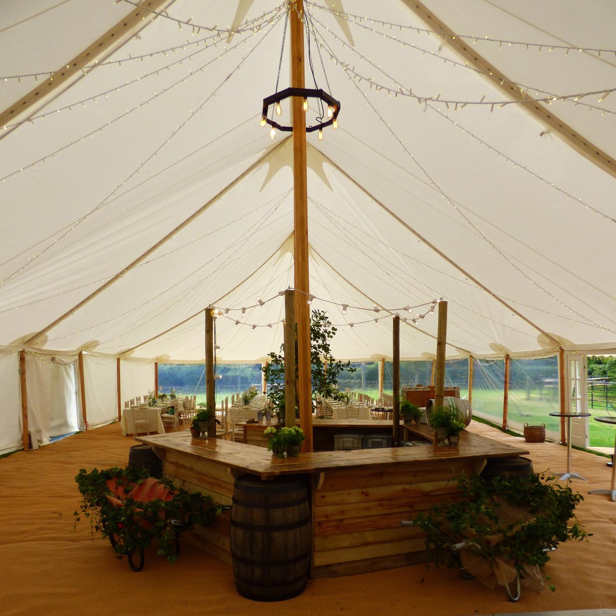 WesternMarquees's tweet photo. Bars to tempt and inspire!🍾🥂
Need some bar inspo? Look no further... 👀

Check out the blog 👇
https://t.co/aKhdBuebIo

#marqueehiredorset #dorsetmarquees #eventsdecor #marqueebar #MarqueeBar #marqueebars #eventdecor #notjustweddings #marqueelights #marqueehire https://t.co/8VeObFwzsZ