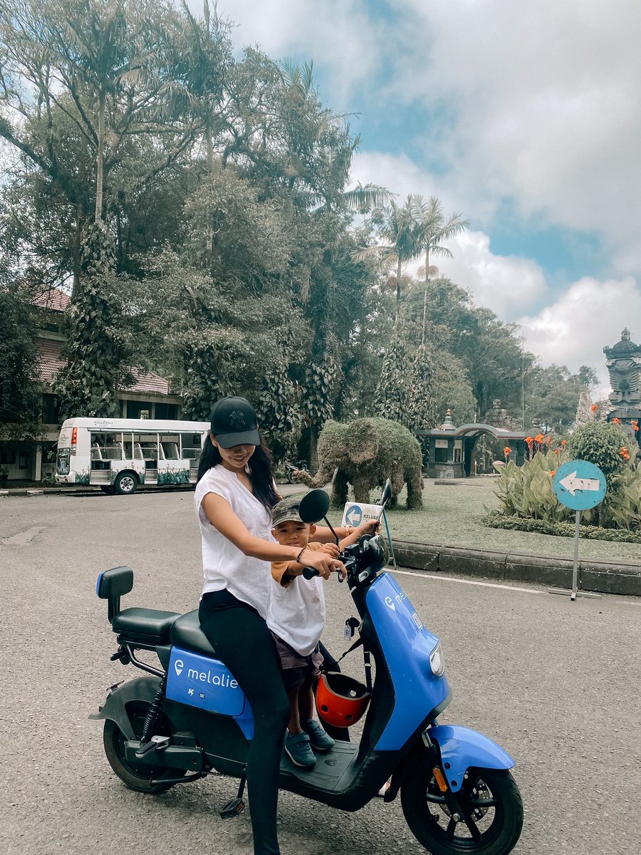 Cuma mau bilang. Anaku udah besar. Dan aku menolak tua 😆