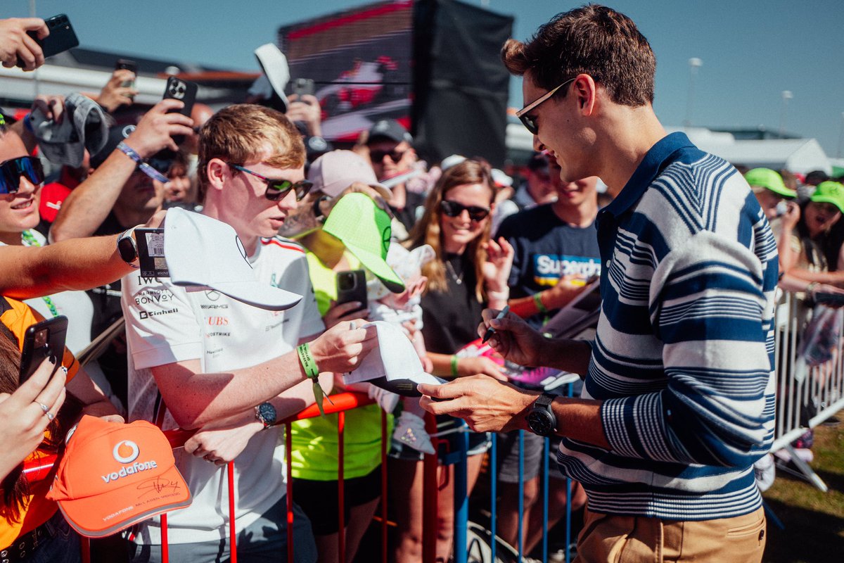 MercedesAMGF1's tweet photo. Signing in for Friday at Silverstone. 👊 https://t.co/bi1hkM9Sst