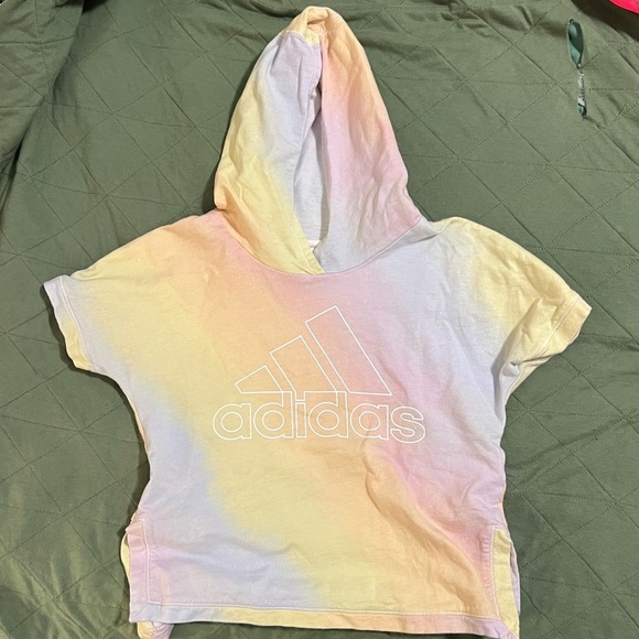 gavriel_us's tweet photo. So good I had to share! Check out all the items I'm loving on @Poshmarkapp #poshmark #fashion #style #shopmycloset #verabradley #champion #adidas: https://t.co/nysoIiX85n https://t.co/7K4fV2ihoK