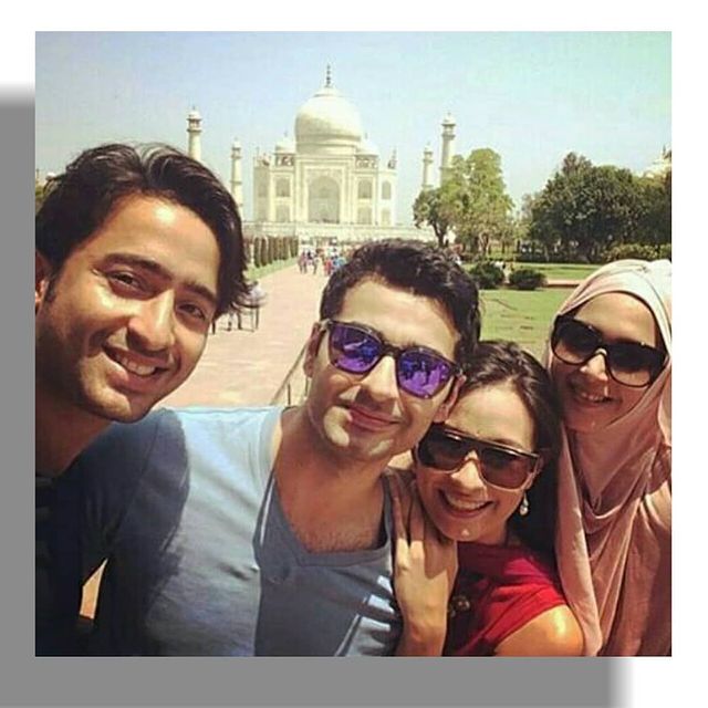 Harshadfangirl's tweet photo. Harshad with the crew of #CDLTM
😘😘 @har1603 #HarshadArora #shaheersheikh #india #indonesia #agra #Throwback https://t.co/mCfSjJrWsi
