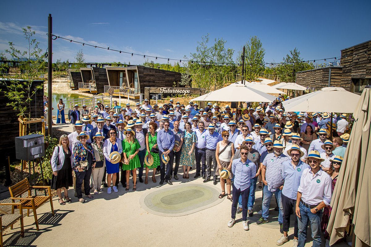 🌿Ce matin nous avons inauguré sous le soleil notre hôtel "Ecolodgee" ! Merci à <a href="/AlainPichon86/">Alain Pichon</a> Président <a href="/departement86/">Département de la Vienne</a>, Patrick Martinez <a href="/BdT_NAquitaine/">Annabelle Viollet</a> Directeur Régional @banquedesterr, Frédéric Tessé Pilote du projet <a href="/groupe_NGE/">NGE</a> et <a href="/RodolpheBouin/">Rodolphe Bouin</a>