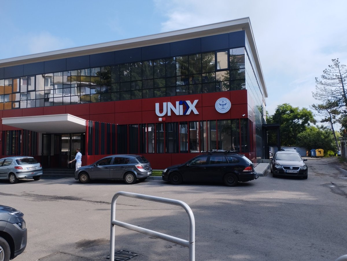 badea_marc's tweet photo. Second day at at #MEDISIM organised by @UMFSTGM
Today new technologies, #AR and #VR, are leading subjects. Going from the refurbished "old" simulation centre to the new area for modern technologies - quite a time travel! https://t.co/C8AyFWkWrC