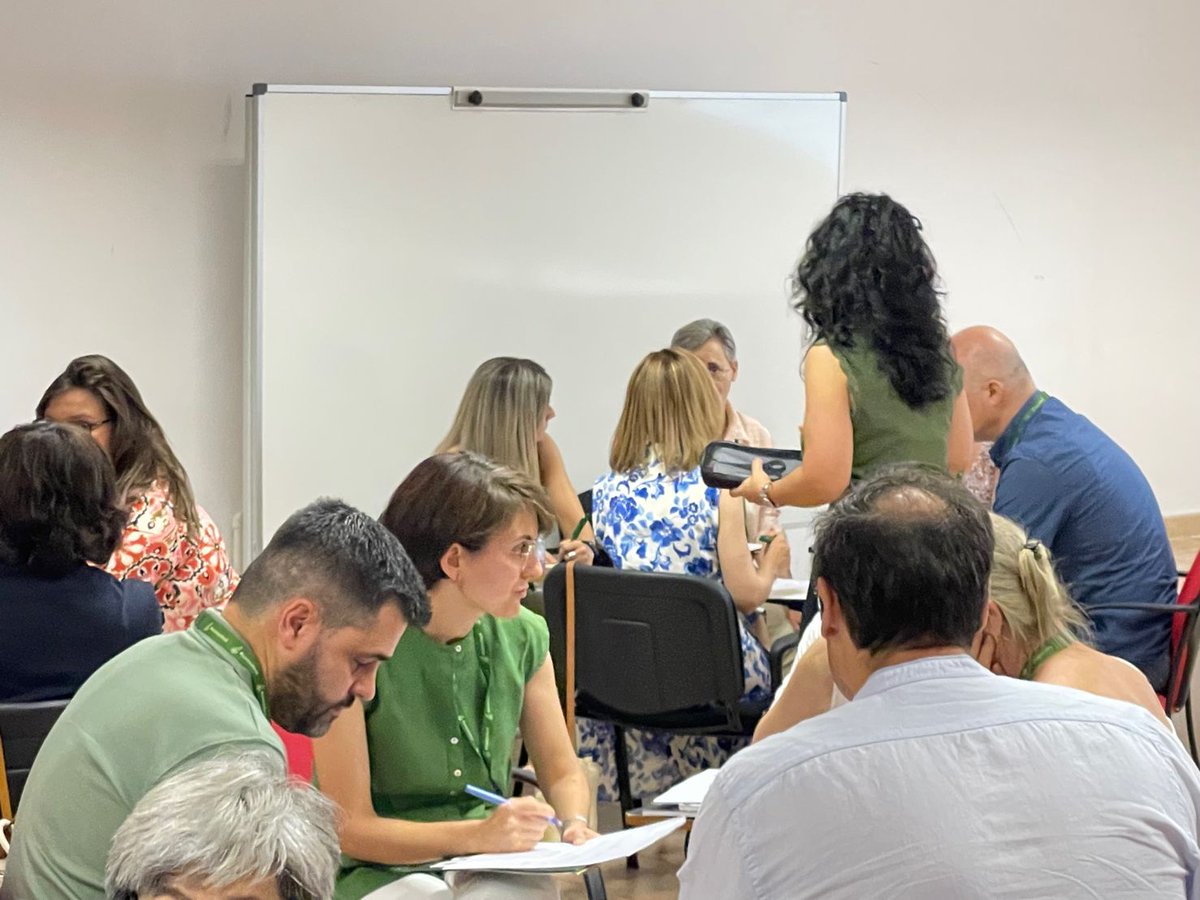 EIMConsultores's tweet photo. Hemos abordado temas como #Liderazgo, #PlanificaciónEstratégica, #Fidelización de Familias y Personal y #ComunicaciónInterna. Además, tuvimos la oportunidad de participar con dos ponencias sobre el Liderazgo del SER  y sobre cómo educar en tiempos de Inteligencia Artificial. https://t.co/nKytS2BMrD