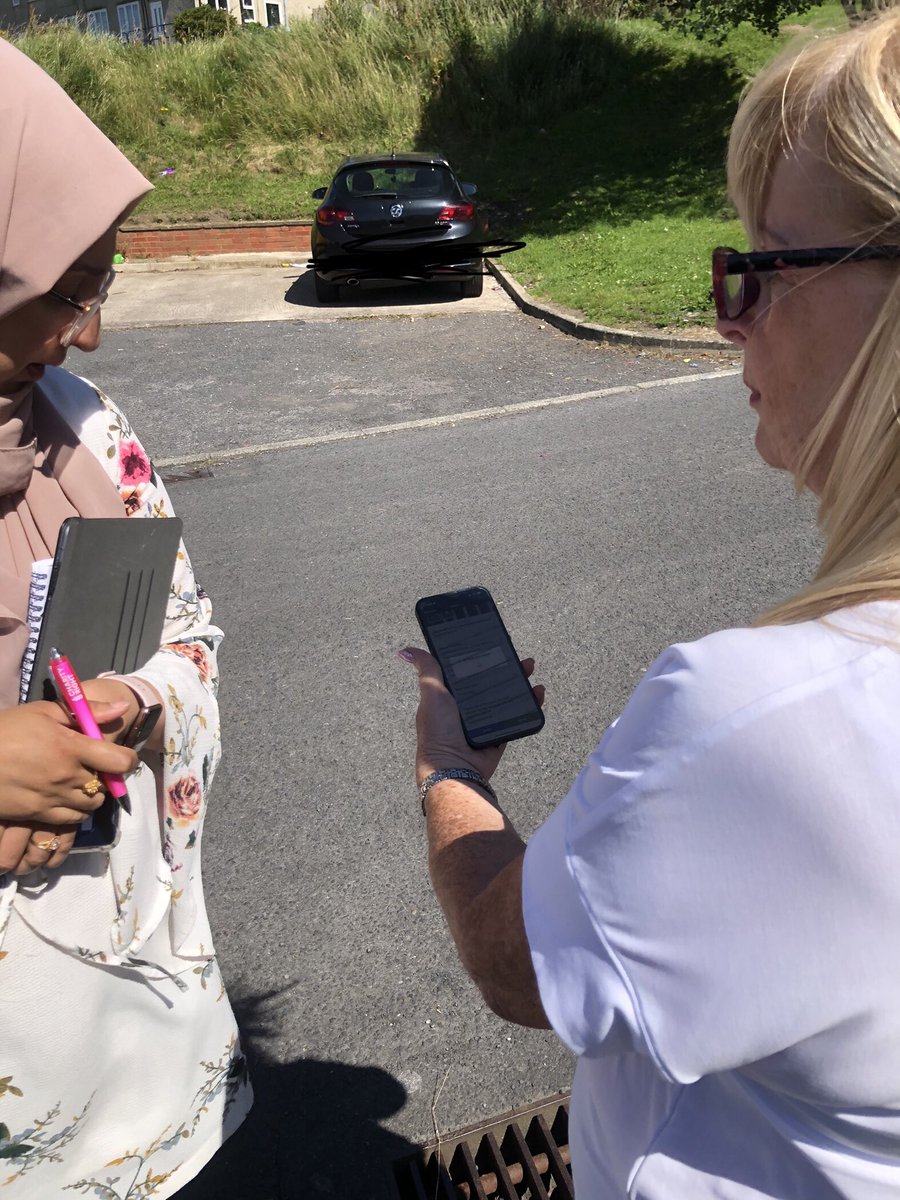 _leannebaldwin_'s tweet photo. Estate inspection/ walkabout with neighbourhood specialist Farzana, customers & councillor Loraine Cox @HyndburnCouncil showing us a great app #LoveCleanStreets ! Download it and get involved to improve your area π±#CreatingPositiveSpaces @Onward_Homes #ChurchNeighbourhood https://t.co/jNcr4Tgx1E