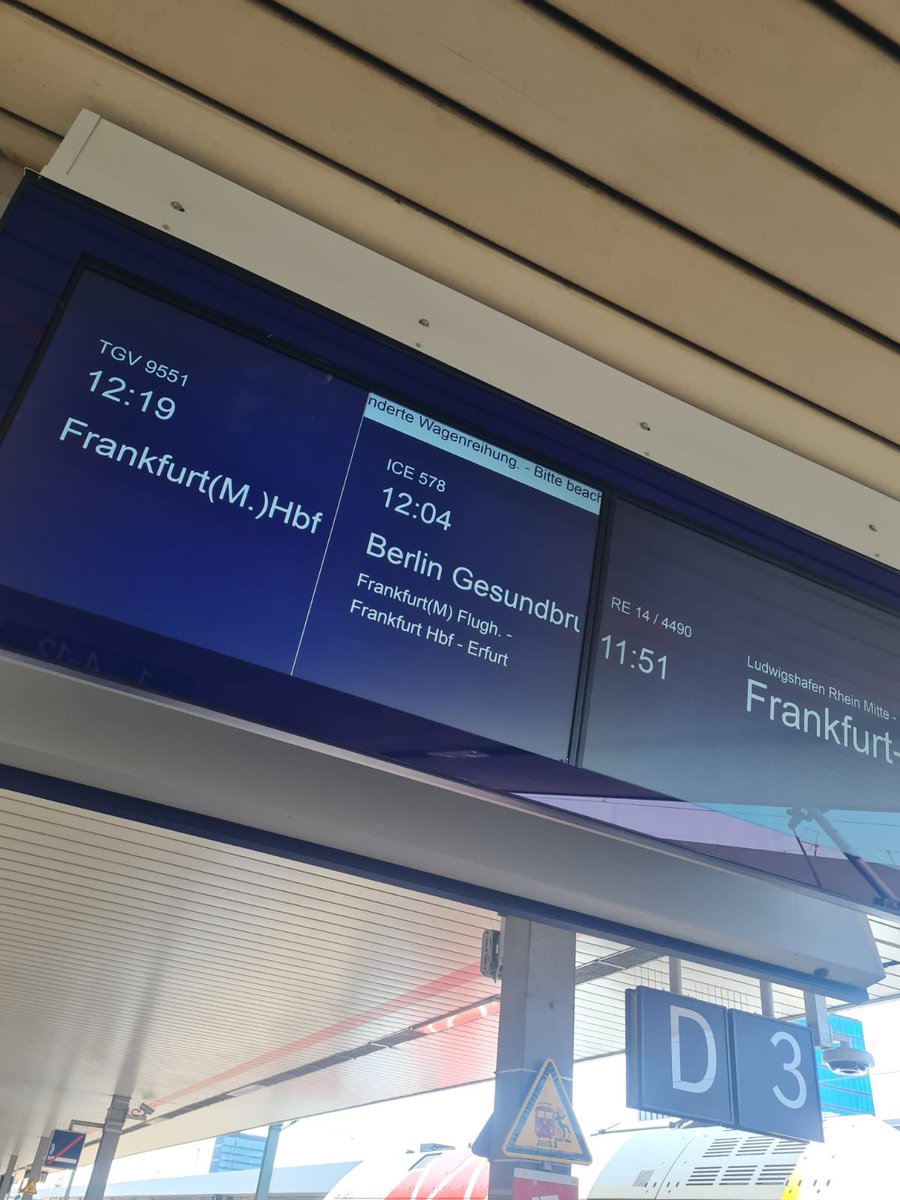 scsesport's tweet photo. Auf den Weg zum Finale in Berlin 
#atskaiserslautern #Berlin #kaiserslautern #esport #FIFA23 #football #gaming #team #blauweiß https://t.co/bfGQSwdn5h