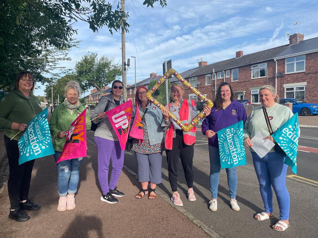 Support staff standing strong and supporting our teachers in Bullion Lane School #morefundinginschools #fairpay