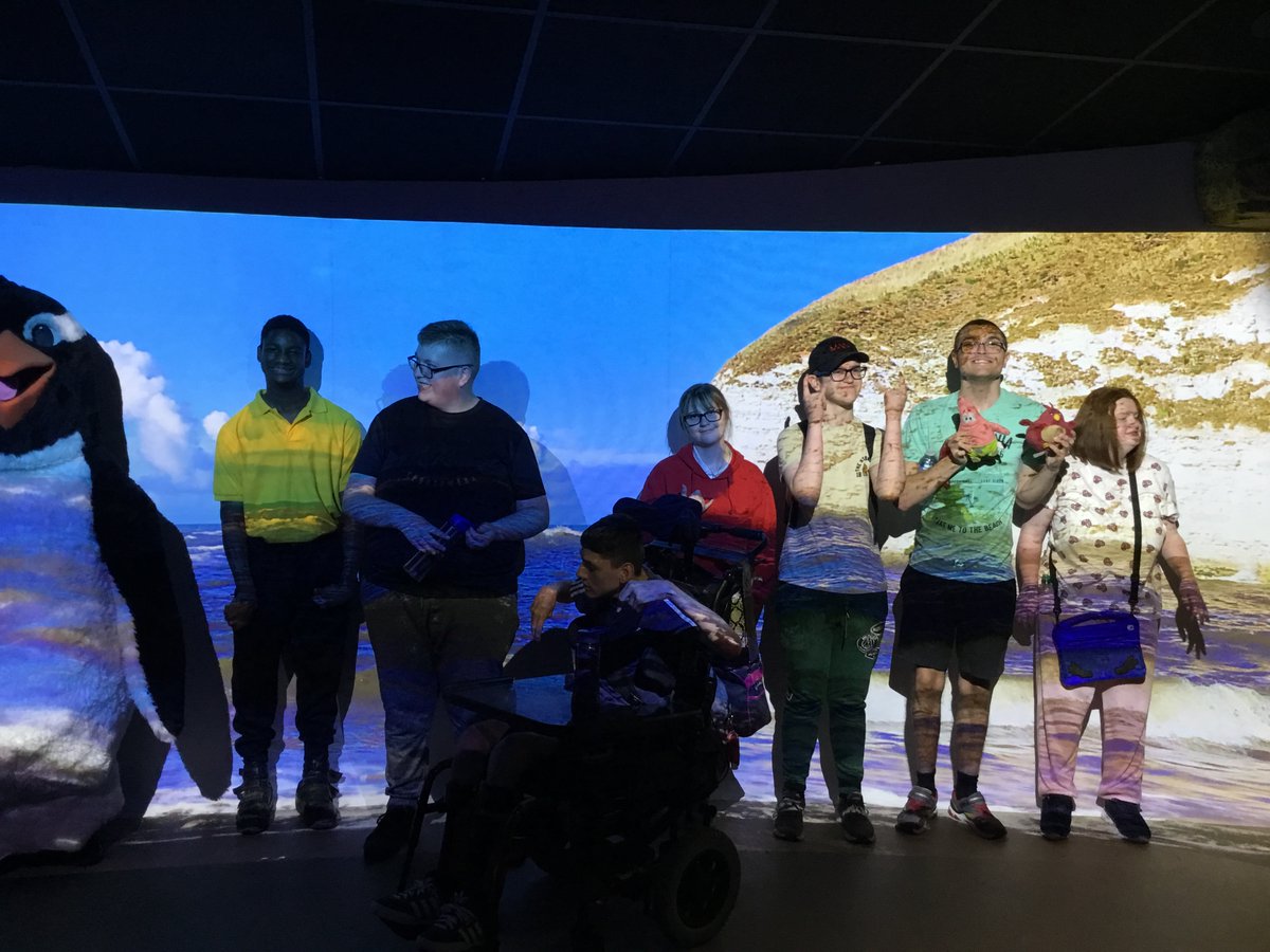 TheDeepHull's tweet photo. We've been #TakenOver! ๐ธ๐ฆ
As part of @kidsinmuseums #DigitalTakeoverDay, @freddies_uk has joined us today to help us on social media! Keep an eye out for posts throughout the day on our channels. ๐
'Pebbles' the penguin has had a brilliant day so far. ๐ง
#TakeoverDay https://t.co/6iZNYaHPhn