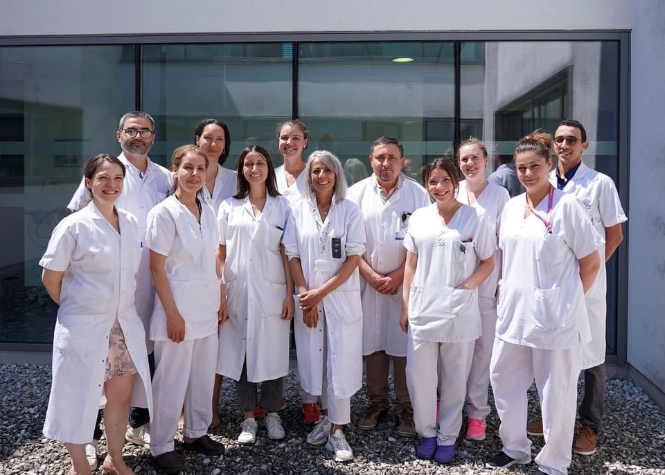 CH_Argenteuil's tweet photo. #avancerensemble I 🤝 Innovation, adaptabilité et polyvalence étaient au cœur des discussions entre les équipes et le Directeur de l’établissement, @GroseilSylvain, en visite dans le service de #Chirurgie Thoracique et Vasculaire. https://t.co/0Q101U8VDq