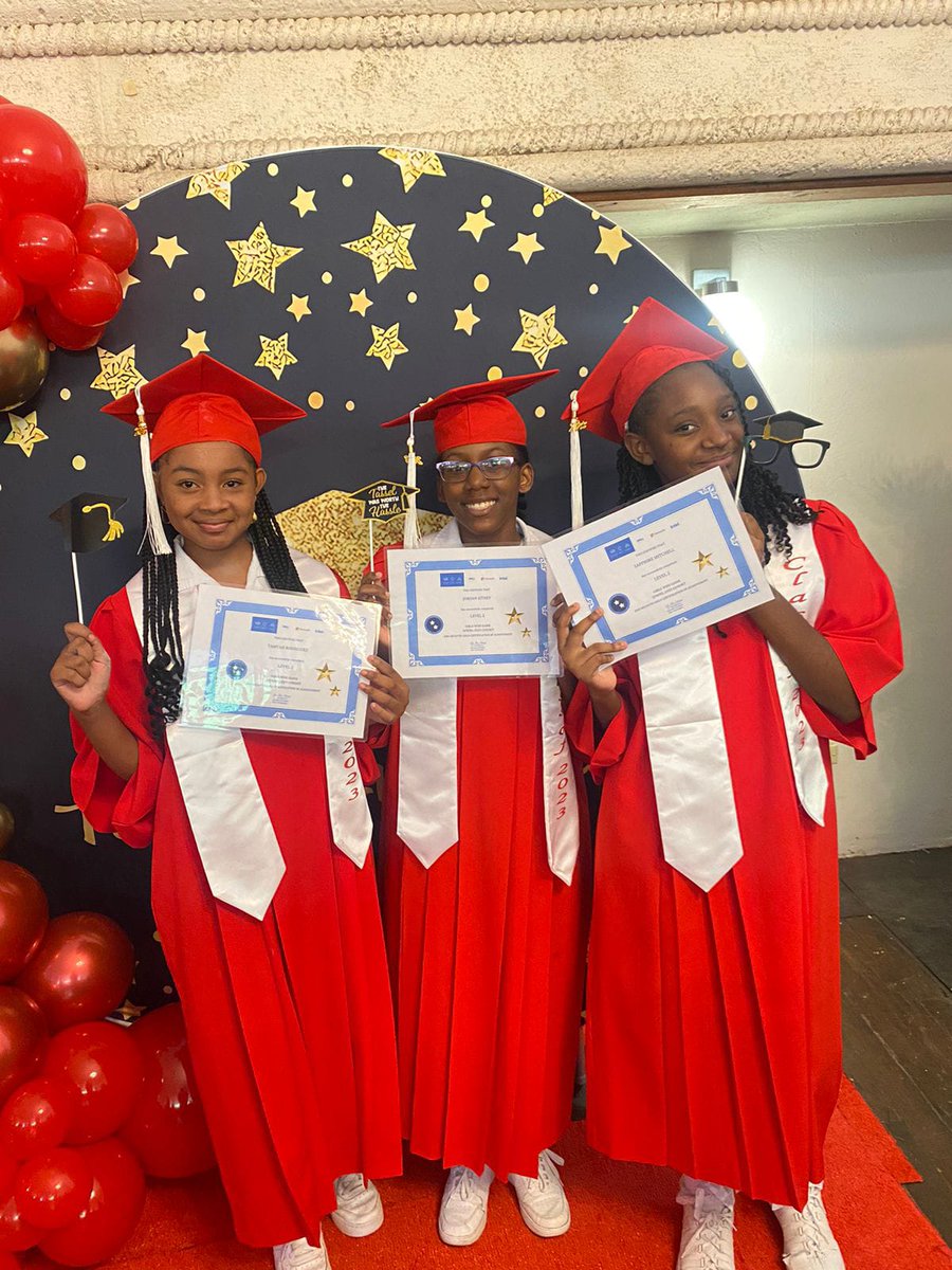 SEsport congratulates the girls of Melville Memorial who completed Level 2 of the Girls Who Game program engaging in activities under the guidance of their North American mentors. proudly showing off their certificates 
#GirlsWhoGame868🇹🇹 #GirlsWhoGame <a href="/DellTech/">Dell Technologies</a> #esportsedu