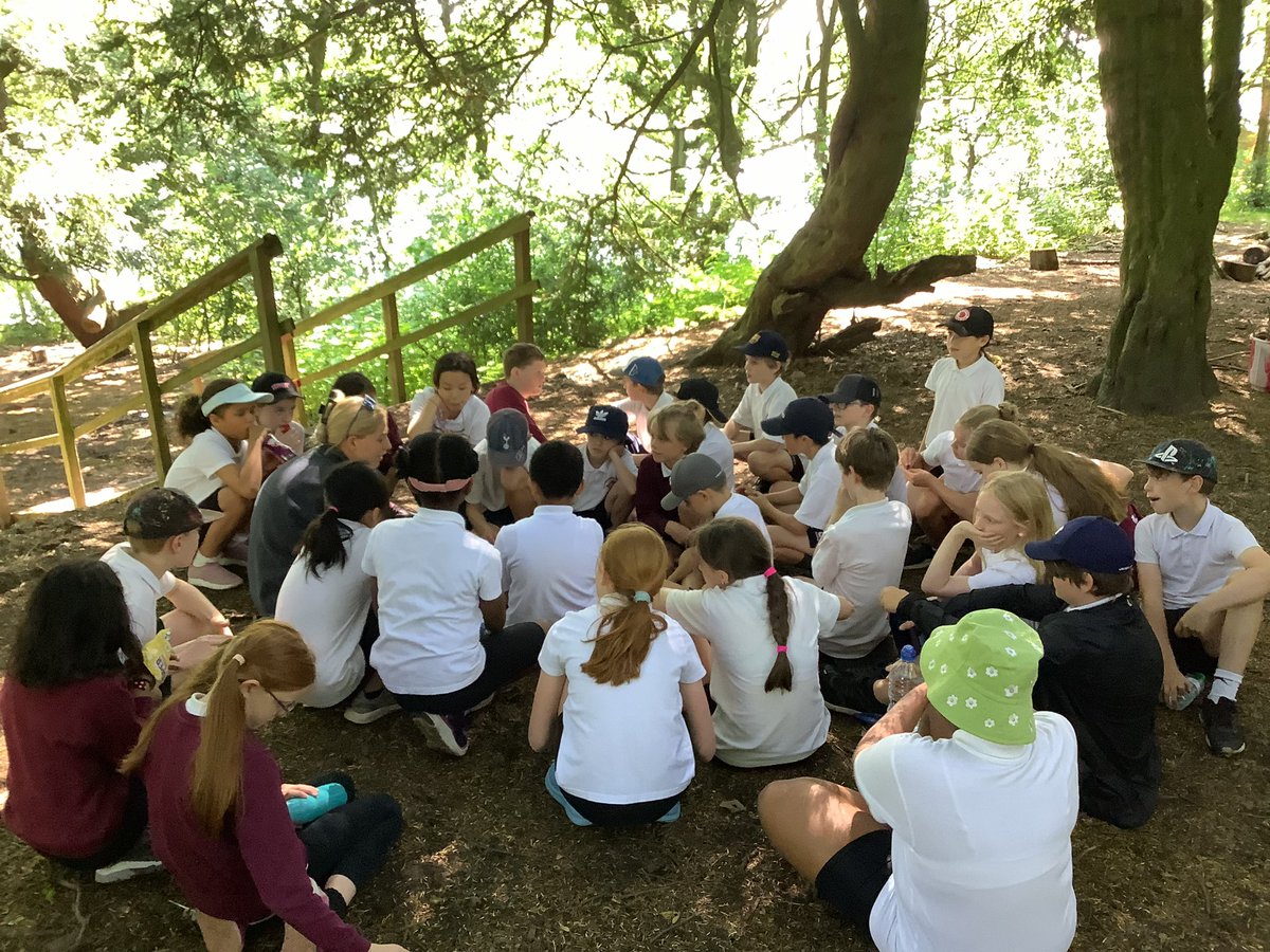 TyntesfieldPB's tweet photo. Mini shelter building before the full-size version… great team work skills! https://t.co/9Ptkdjw0Hr