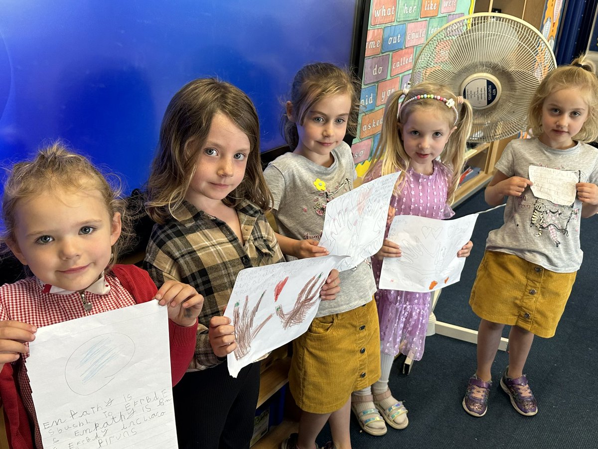 We have such kind learners in Yr1. They decided to write about why empathy is important during their golden time. Lily said ‘empathy is special to everyone’. Hannah said ‘always put yourself in someone else’s shoes when you say things’ ❤️ #PDCSARK <a href="/EmpathyLabUK/">EmpathyLabUK</a> @PDCSCouncil