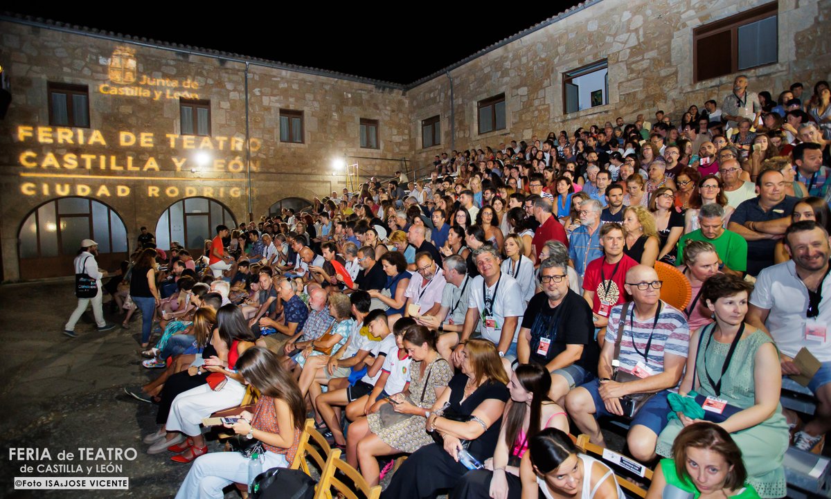 feriadeteatro's tweet photo. 🔔👁️ ¡¡Tenemos novedades!! Ya podéis consultar el cuadrante con toda la programación de la #26FeriadeTeatro e ir decidiendo qué no podéis perderos 🧐. Además, si haces clic en las compañías podrás conocer más sobre sus espectáculos ¡¡Descárgatelo📃👇!!

https://t.co/udC0JzNwUQ https://t.co/OqIRlcXiv0