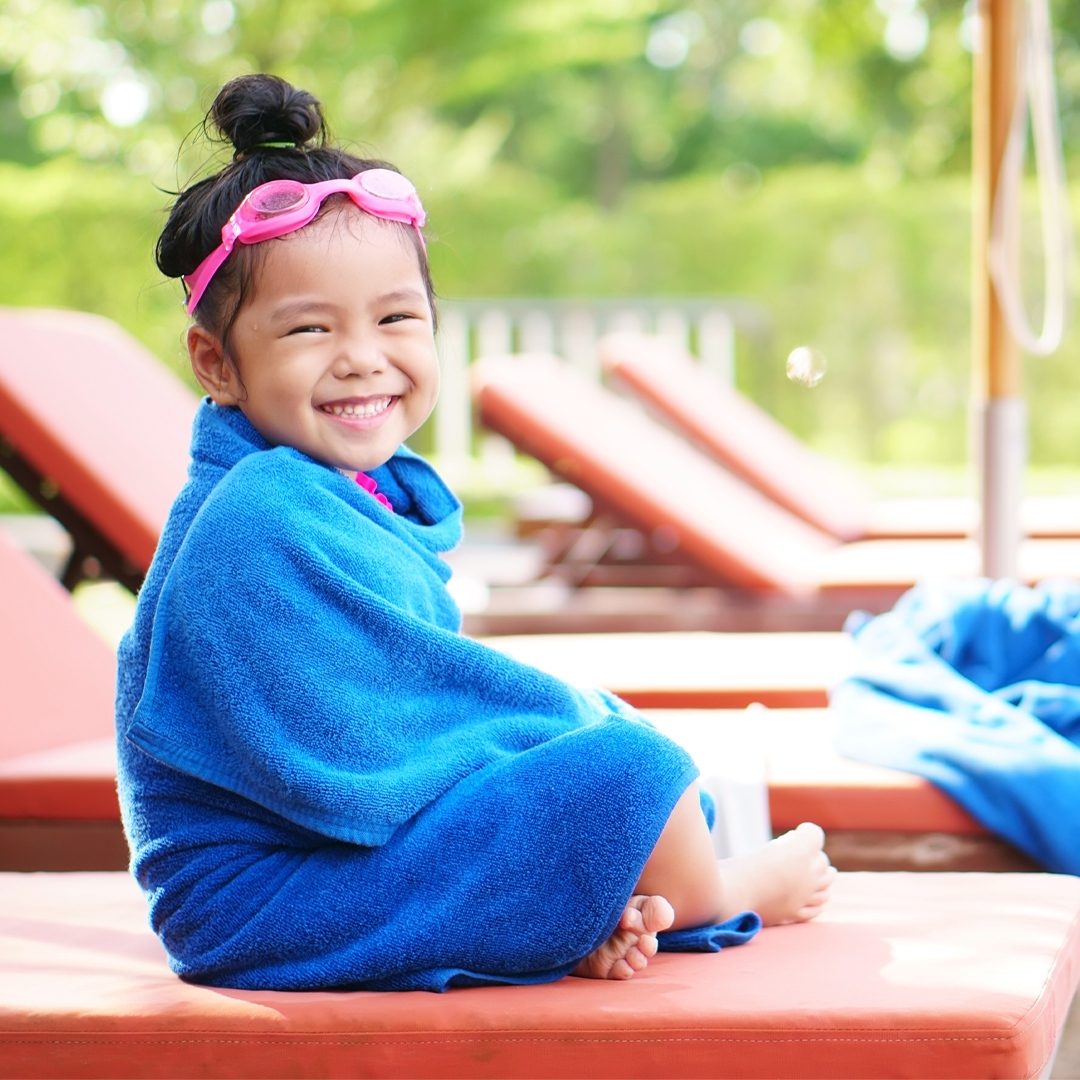 scanlondc's tweet photo. Pool time is the best… minus the greasy sunscreen residue and musty towel smell. Don’t despair, we can help! Trust us to ensure your towels are perfectly washed, folded, and smelling great! #drycleaner #drycleaners #drycleaning #laundryservice #drycleaningservice #washandfold https://t.co/3yYgaIYUYd