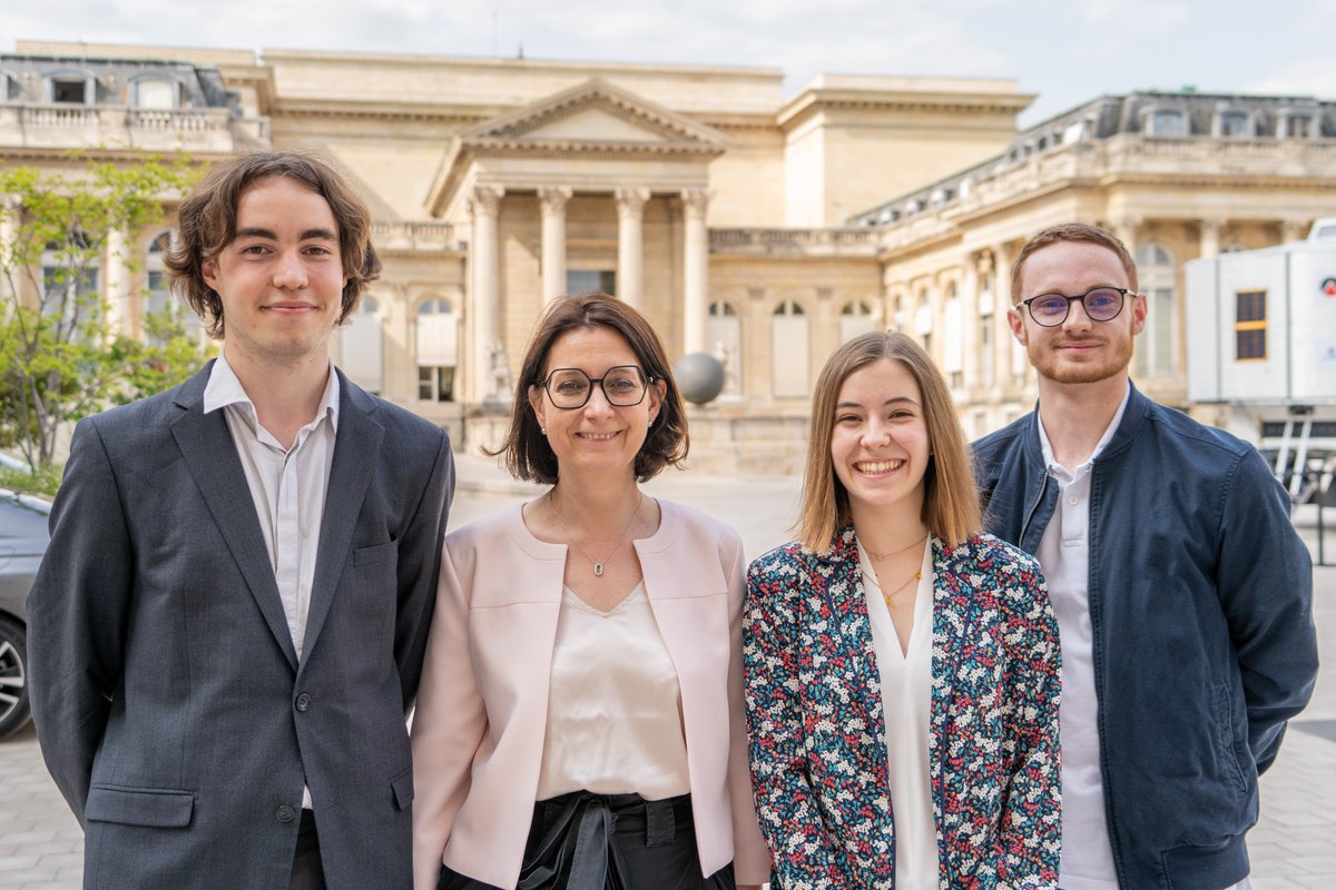 IsabelleRauch's tweet photo. Ravie d’avoir accueilli Elsa, Rémy et Hugo en stage au sein de l’équipe.
À Paris ou en circo, ils ont pu découvrir la multitude de missions de collab parlementaire. Un grand merci à eux pour leur travail, leurs propositions et leur bonne humeur.
Belle continuation à vous ! https://t.co/Y8wJzn9ZdZ