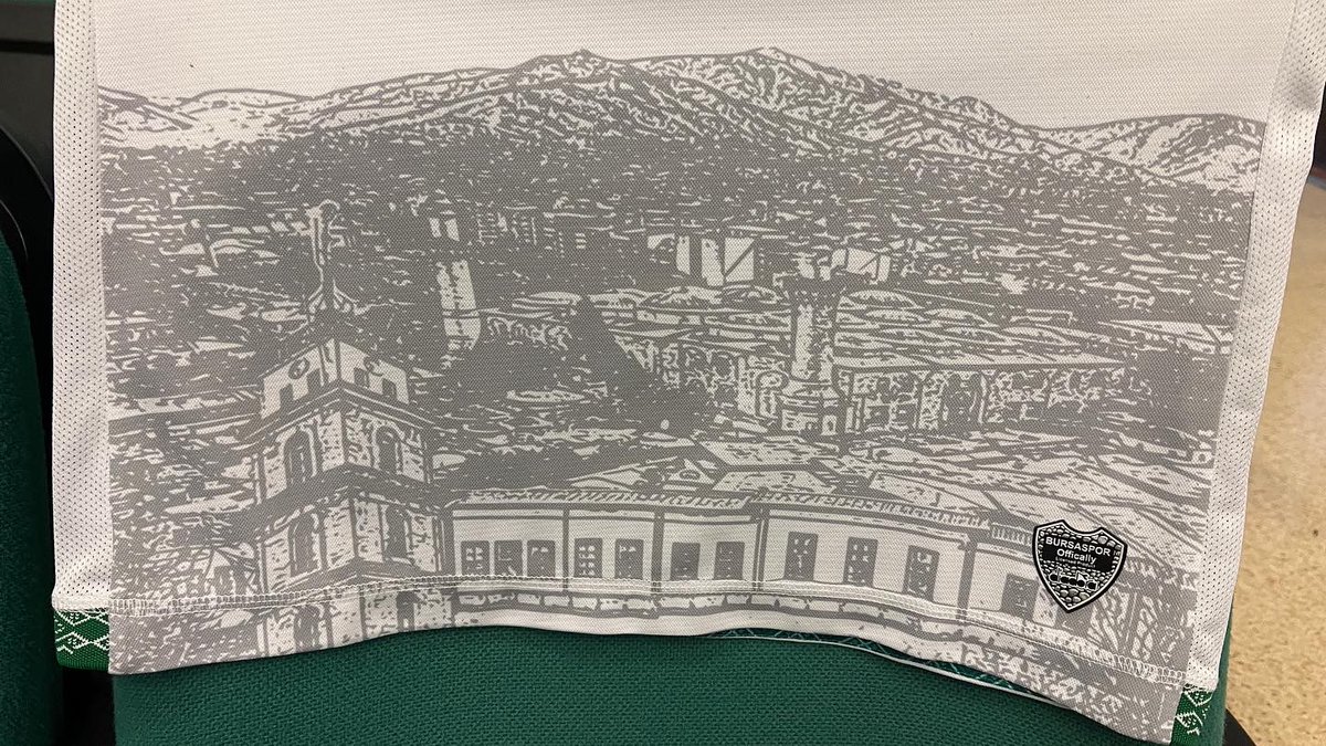 bsmedya's tweet photo. Bursaspor'un 2023-2024 sezonunda giyeceği yeni sezon formasının beyaz modeli tanıtıldı. Yorumunuz nedir ? https://t.co/PKDEGhJAzy