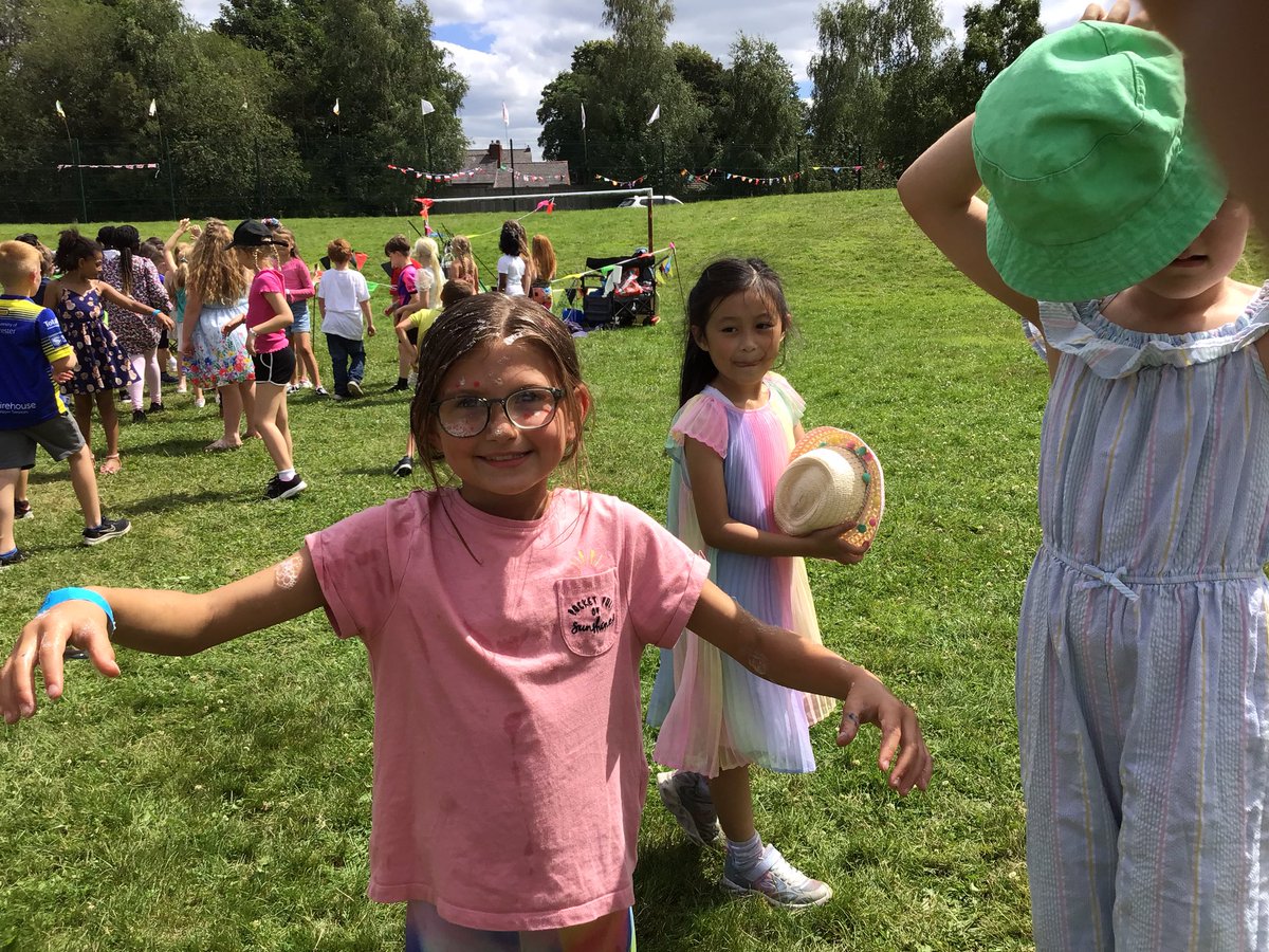 CanonYearThree's tweet photo. Bubble show at Canon Fest 🫧🫧🫧 @CanonSharples @LT_Trust https://t.co/IB1SPm7vZg