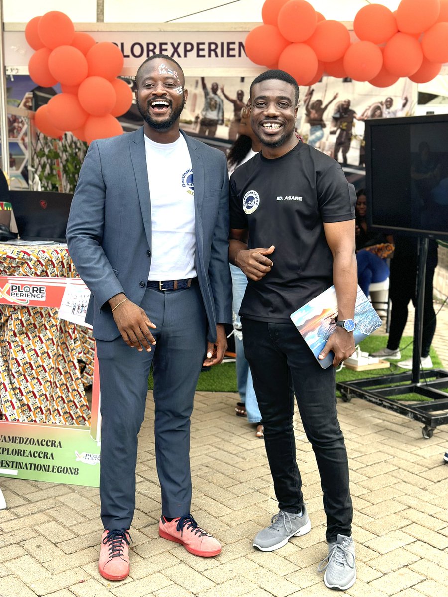 EdwardAsare's tweet photo. 2008 - 2012 - high school mates at Accra Academy 

2023 - My teacher at the University of Ghana 

@chrisatadika 😃🤝
@destination_leg https://t.co/WQHztCyEDB