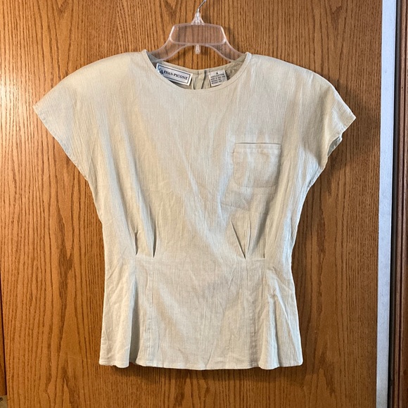 RangerMofo's tweet photo. So good I had to share! Check out all the items I'm loving on @Poshmarkapp #poshmark #fashion #style #shopmycloset #requirements #evanpicone: https://t.co/JnzvSUHWc1 https://t.co/JUAsAVl05k