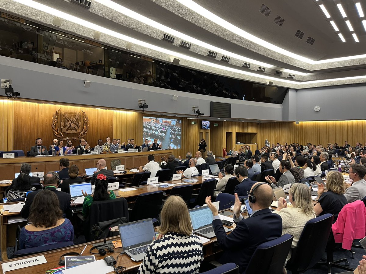 FranceOMI's tweet photo. #MEPC80 10 jours, 1700 participants, 32 membres au sein de la délégation 🇫🇷 !
Des avancées historiques : adoption de la stratégie de l’OMI pour décarboner totalement le transport maritime en 2050, avec des étapes en 2030 et 2040, adoption de la ZMPV Méditerranée. Plus d'infos: https://t.co/ZS2TebOckd